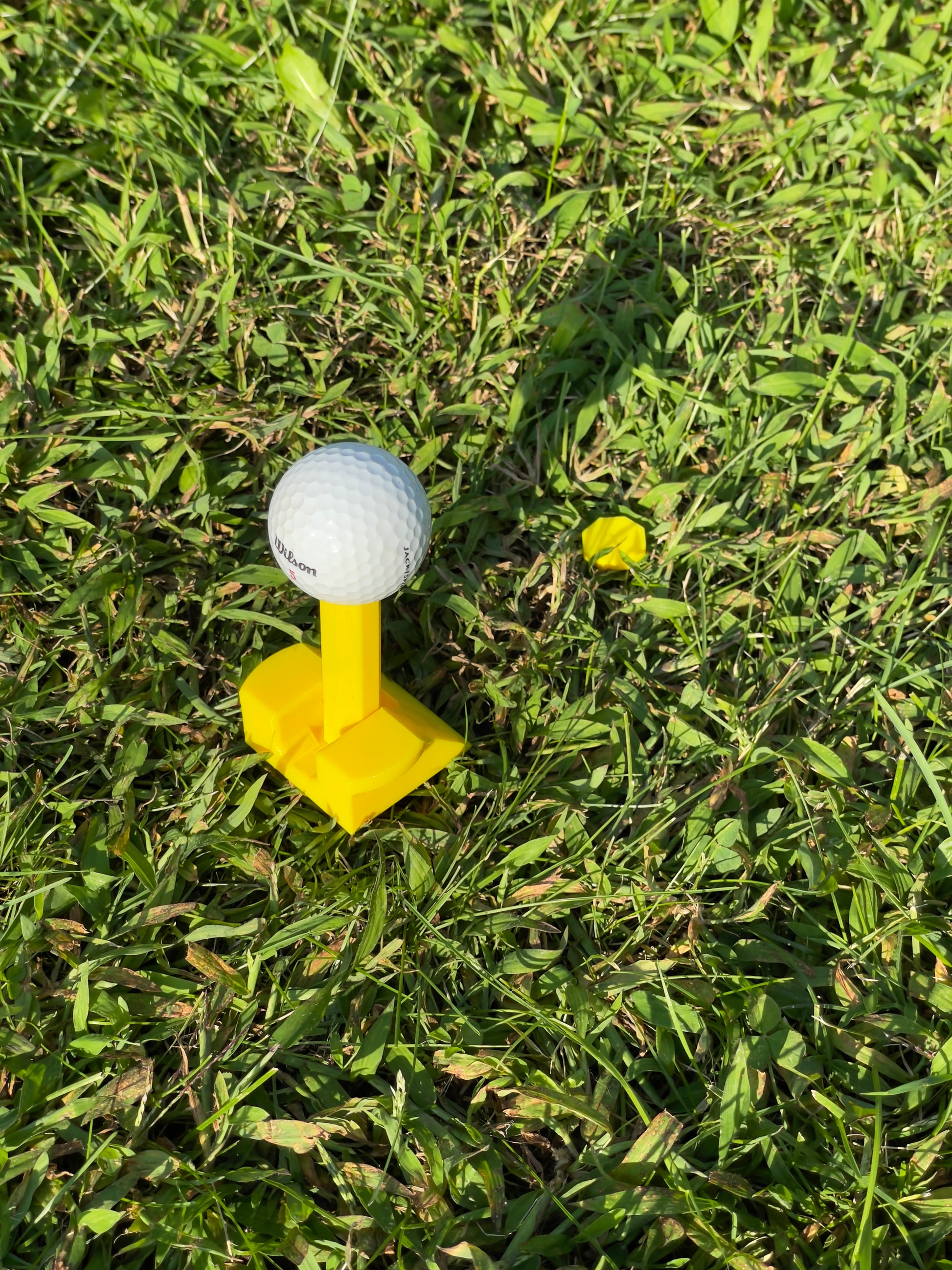 Golf training Aid with ball installed