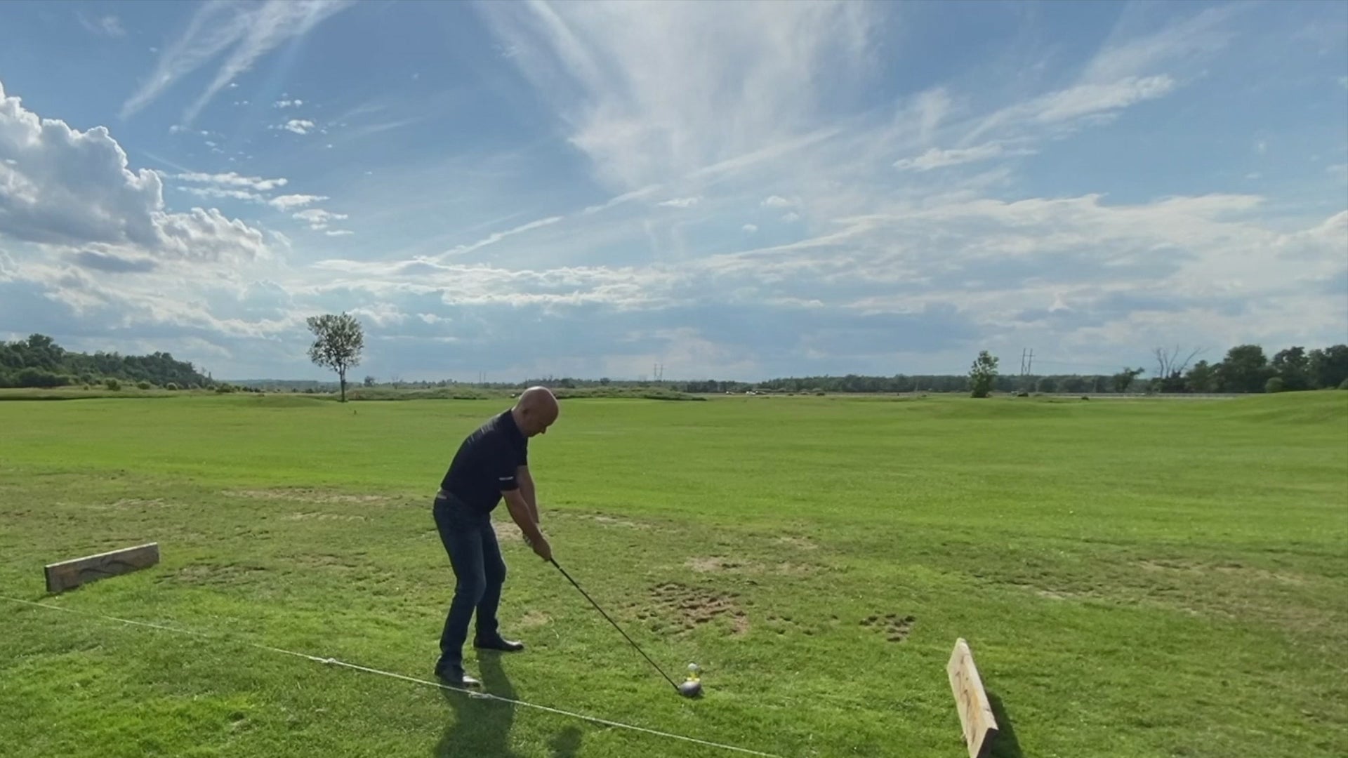 Example video of golfer hitting a perfect drive using the Ulteemate Tee Off System
